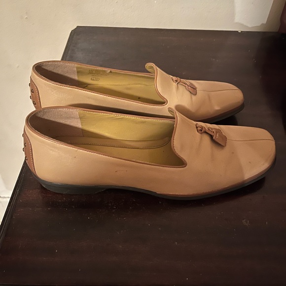 Enzo flats worn but still in great condition!! - Picture 2 of 4